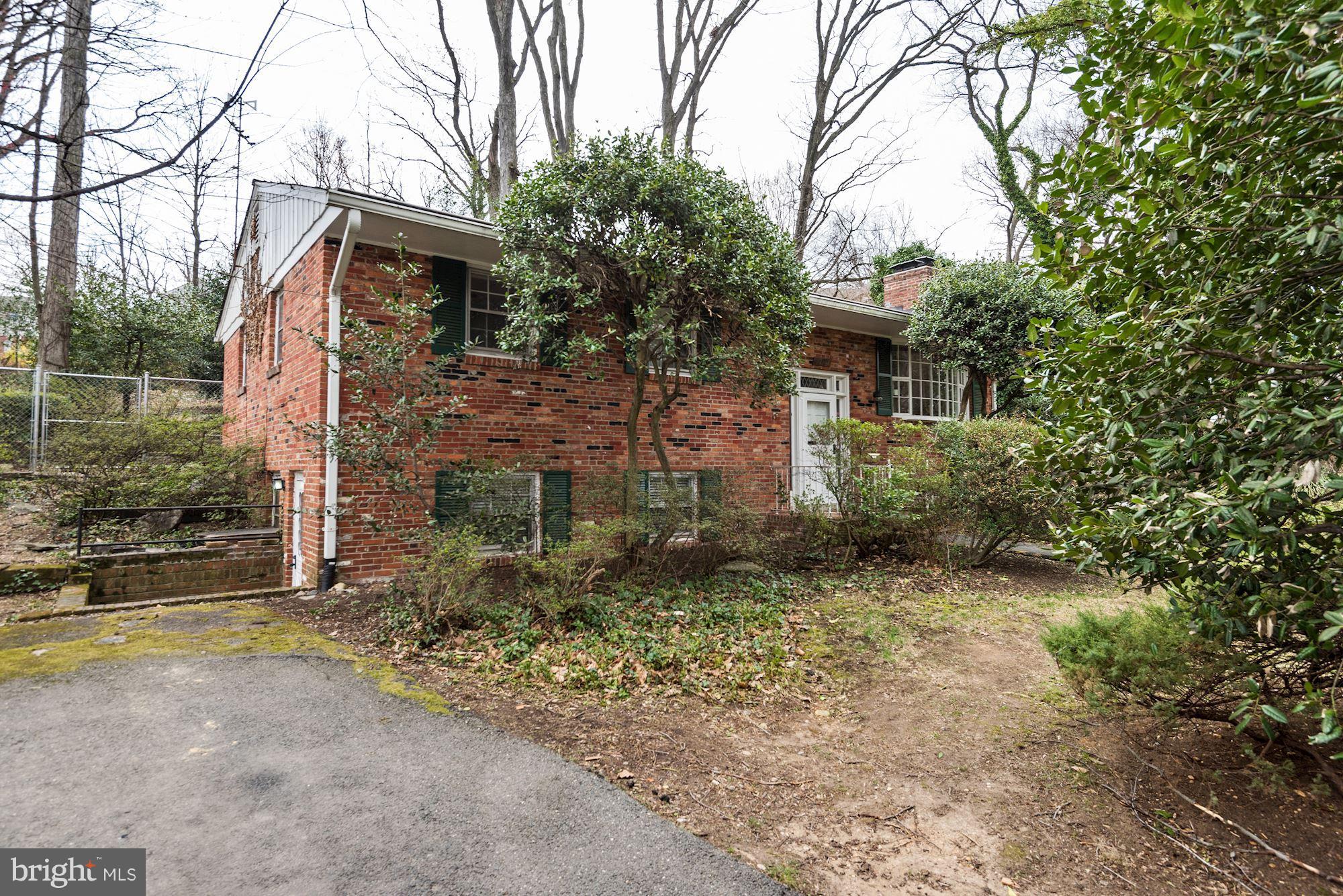 3707 Cameron Mills Road Alexandria, VA 22305 - Photo 2 of 30 Exterior (Front)