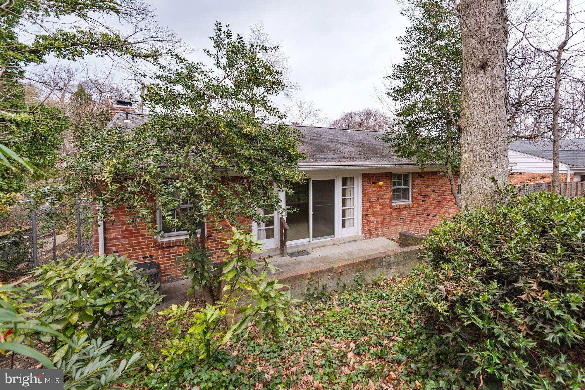 3707 Cameron Mills Road Alexandria, VA 22305 - Photo 30 of 30 Exterior (Rear)
