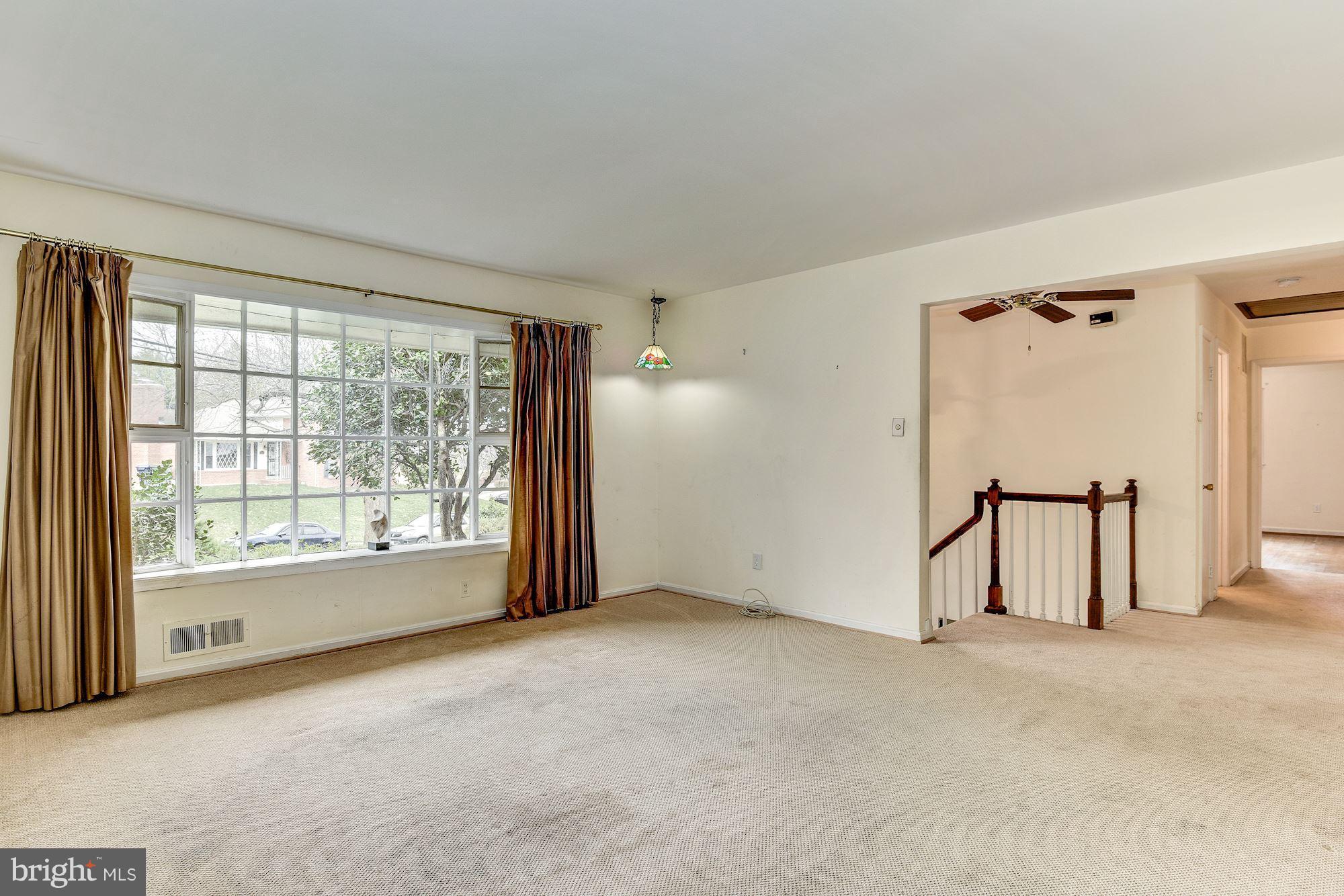 3707 Cameron Mills Road Alexandria, VA 22305 - Photo 4 of 30 Living Room