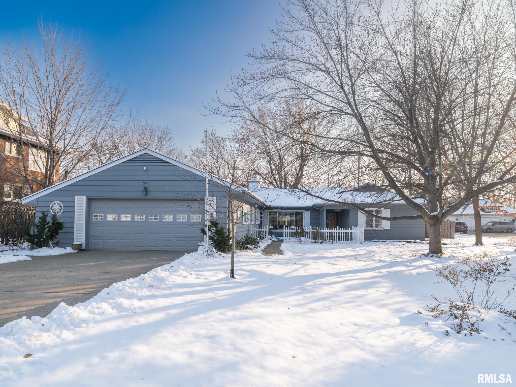 622 Washington Street Pekin, IL 61554 - Photo 2 of 49