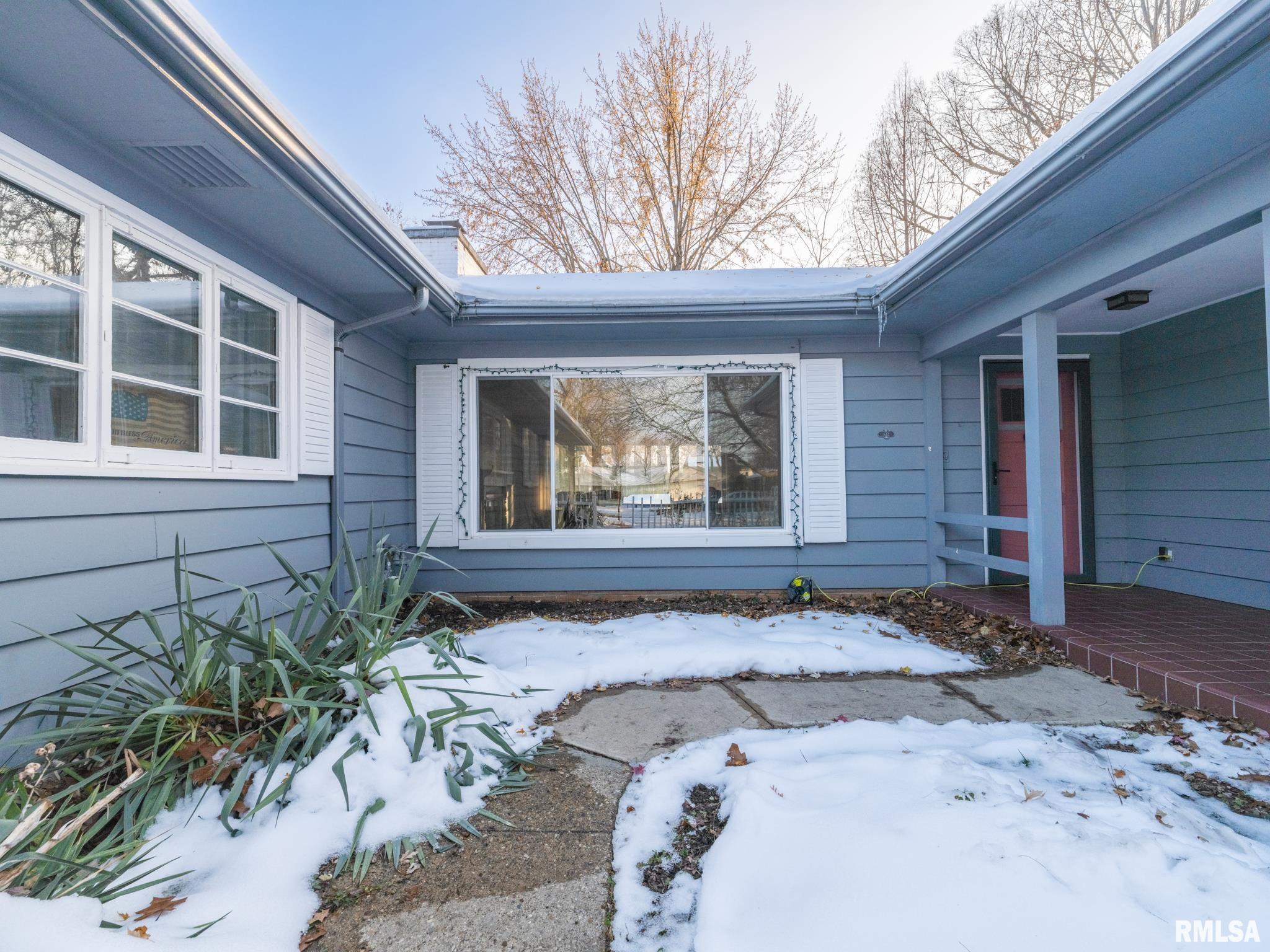 622 Washington Street Pekin, IL 61554 - Photo 3 of 49