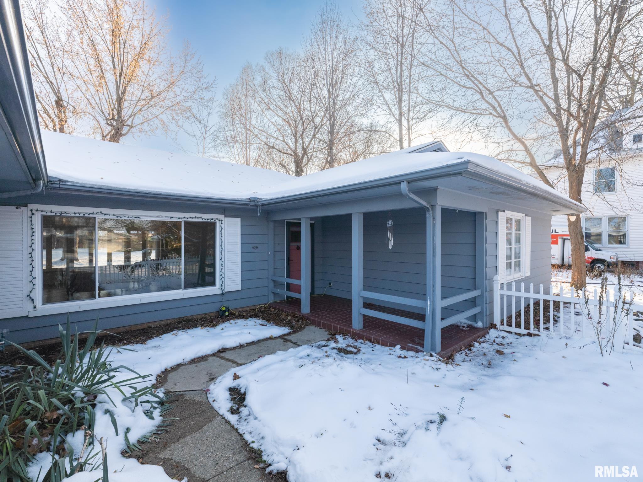 622 Washington Street Pekin, IL 61554 - Photo 4 of 49