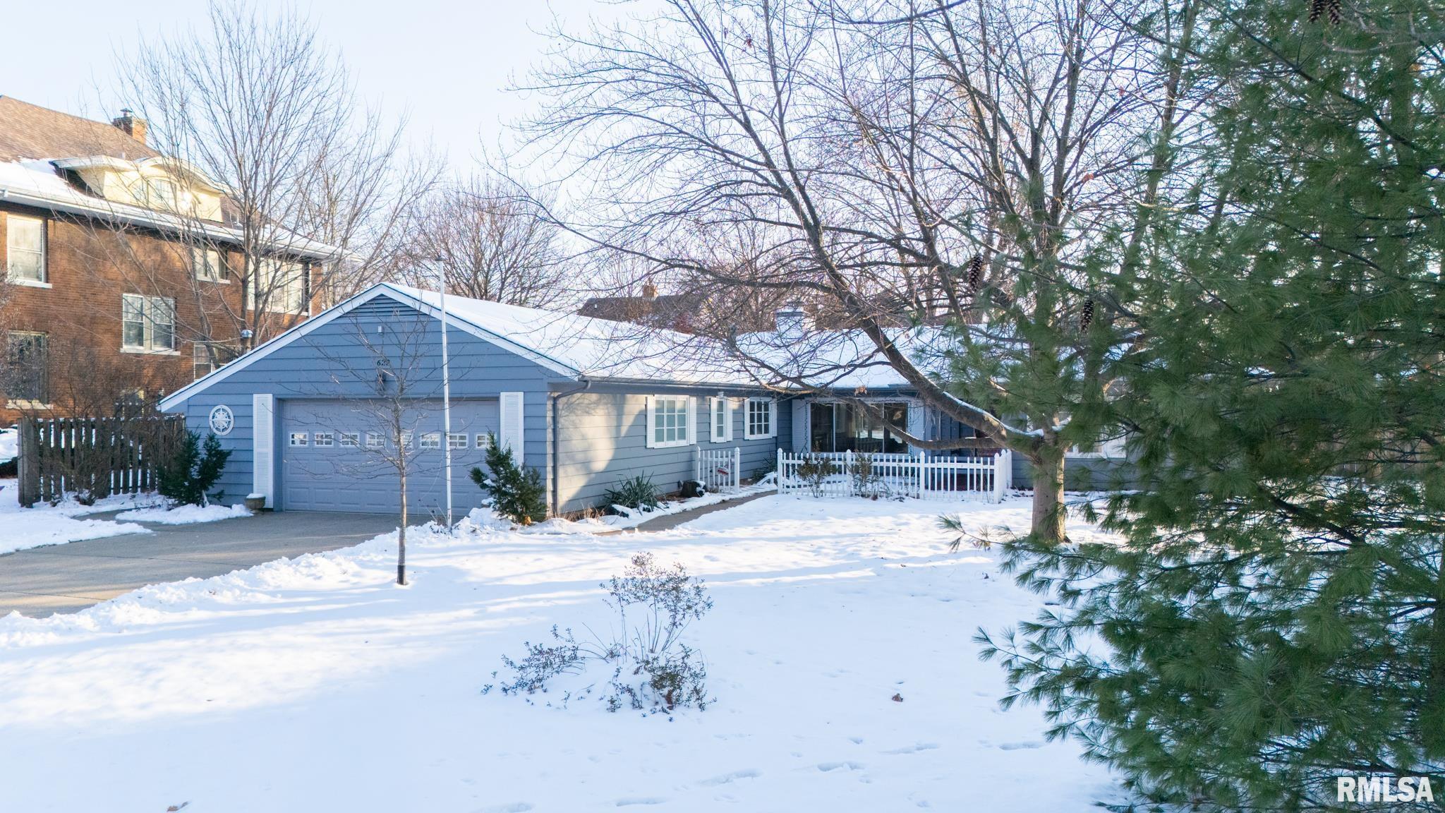 622 Washington Street Pekin, IL 61554 - Photo 6 of 49