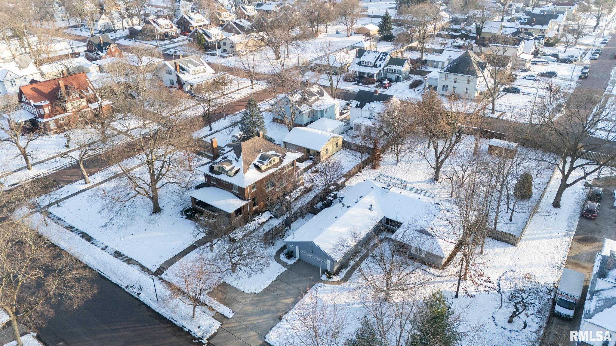 622 Washington Street Pekin, IL 61554 - Photo 7 of 49