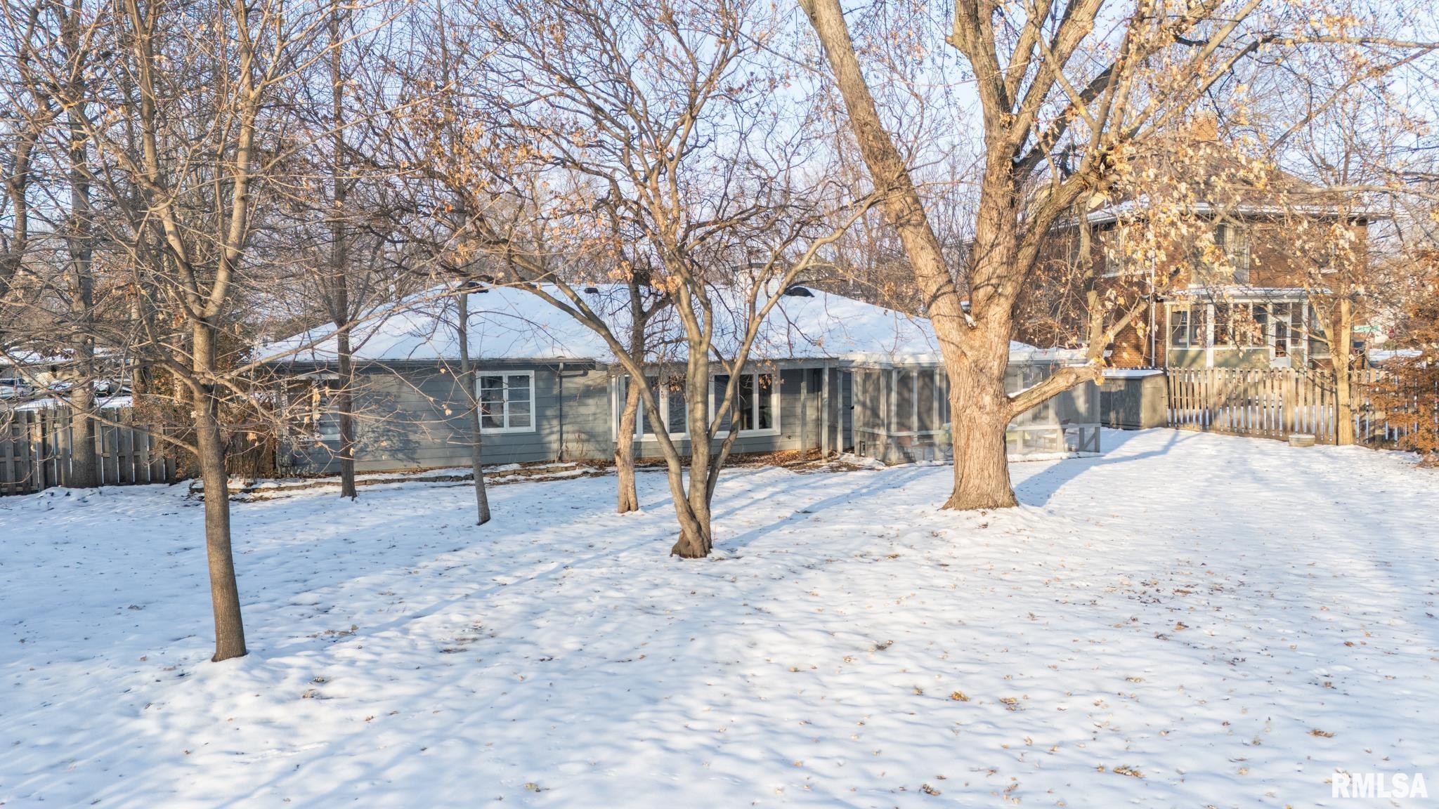 622 Washington Street Pekin, IL 61554 - Photo 10 of 49