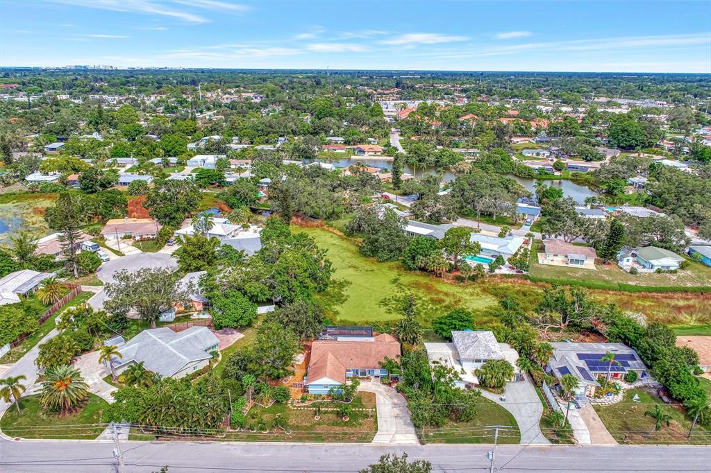 3343 Savage Road Sarasota, FL 34231 - Photo 8 of 57 Gallery Image 8