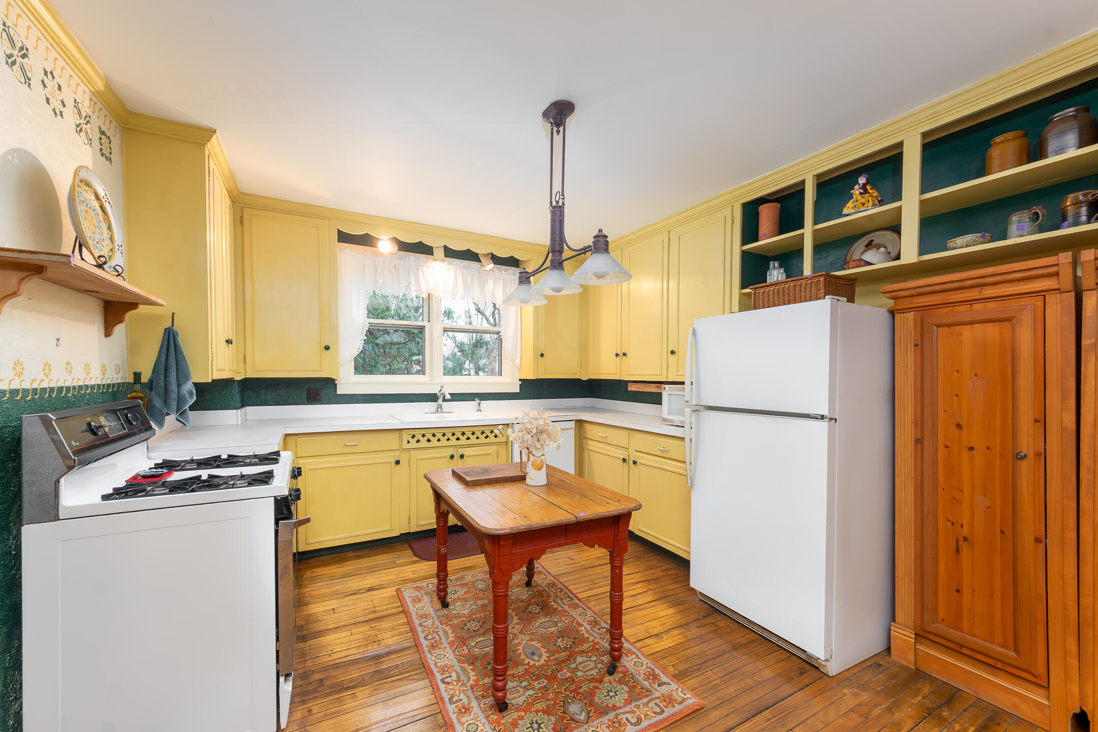 8425 Parshallville Road Fenton, MI 48430 - Photo 14 of 49 The BENEFIT of this Parshallville Histor