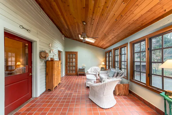 $399,500 | 8425 Parshallville Road, Fenton, MI 48430