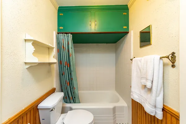 $399,500 | 8425 Parshallville Road, Fenton, MI 48430