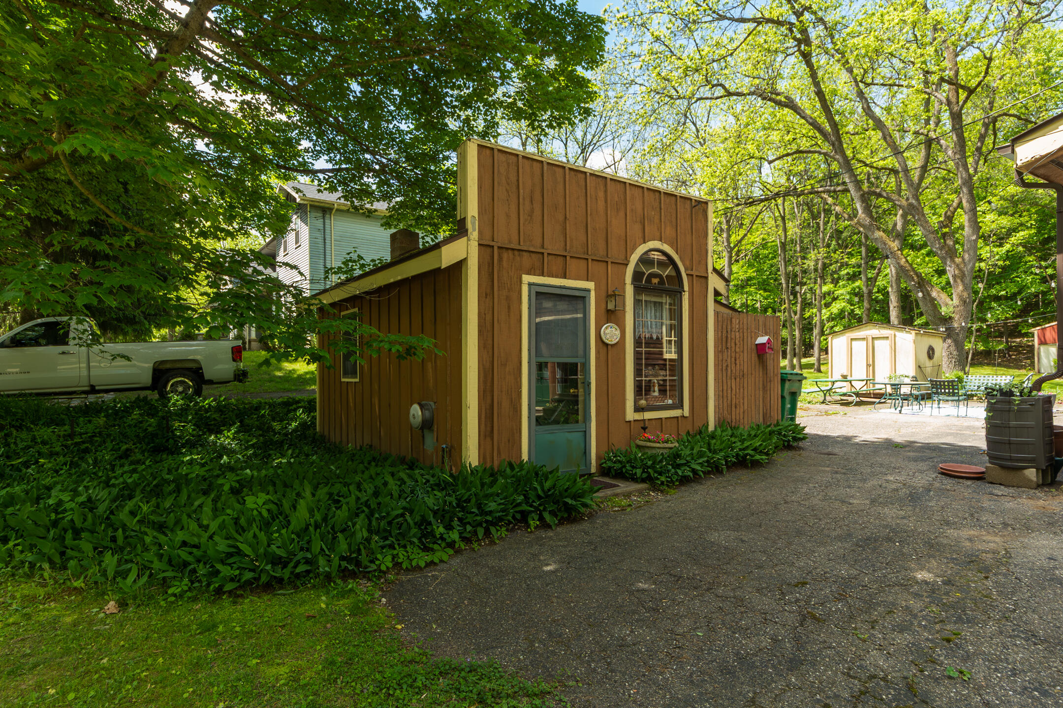 8425 Parshallville Road Fenton, MI 48430 - Photo 36 of 49 The BENEFIT of this Parshallville Histor
