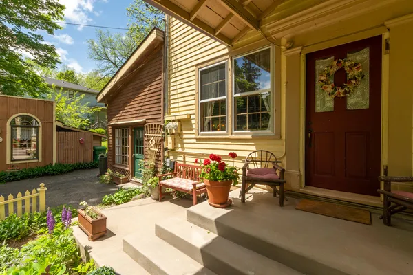 $399,500 | 8425 Parshallville Road, Fenton, MI 48430