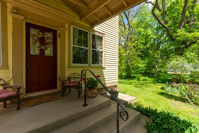 $399,500 | 8425 Parshallville Road, Fenton, MI 48430