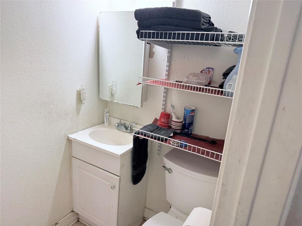 561 Wells Road Haughton, LA 71037 - Photo 17 of 21 a utility room with dryer and washer