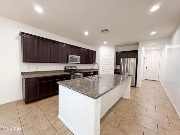 $575,000 | 112 East Bernie Lane, Gilbert, AZ 85295