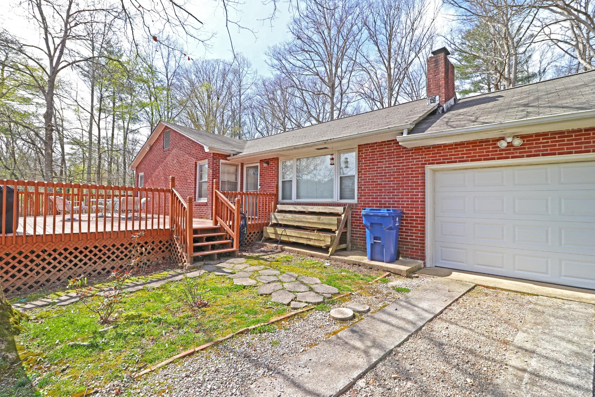 314 Foust Carney Road Powell, TN 37849 - Photo 3 of 14 a view of a backyard with a large tree