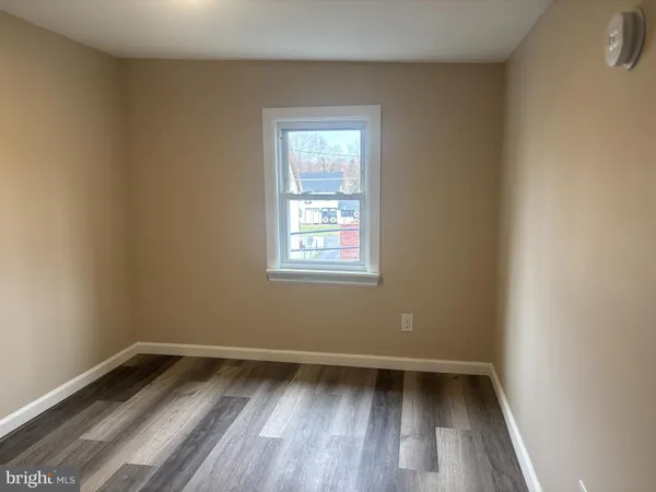 $2,300 | 14 West Avenue, Unit E, Woodstown, NJ 08098