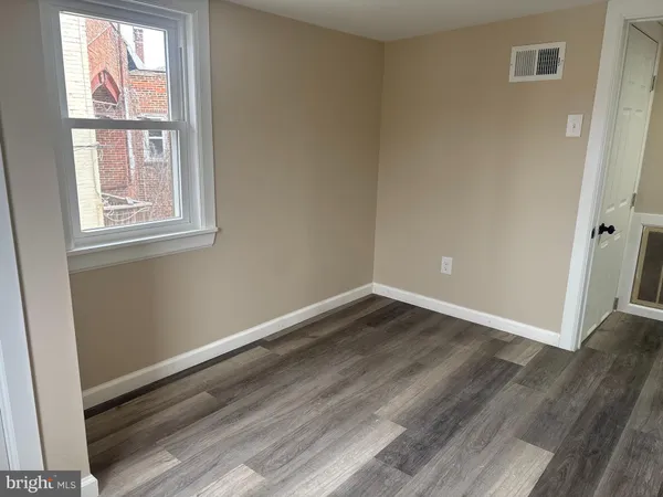 $2,300 | 14 West Avenue, Unit E, Woodstown, NJ 08098