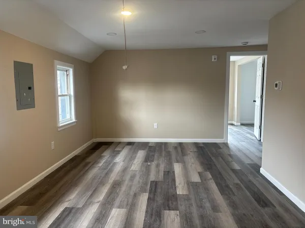 $2,300 | 14 West Avenue, Unit E, Woodstown, NJ 08098