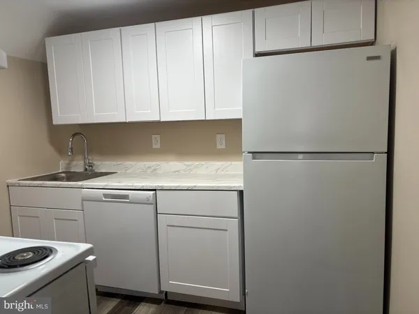 $2,300 | 14 West Avenue, Unit E, Woodstown, NJ 08098