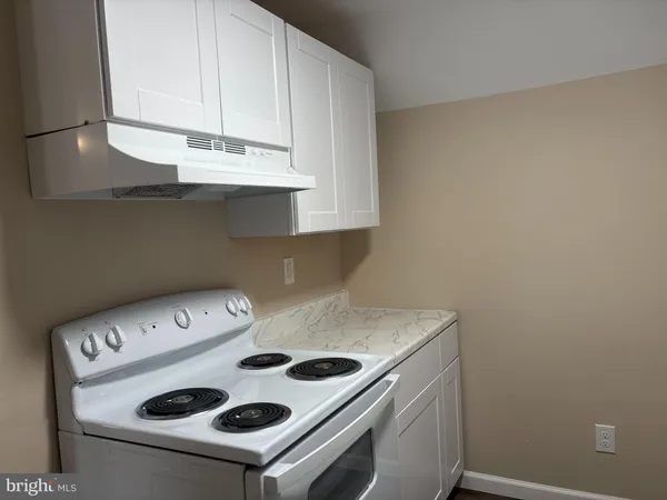 $2,300 | 14 West Avenue, Unit E, Woodstown, NJ 08098