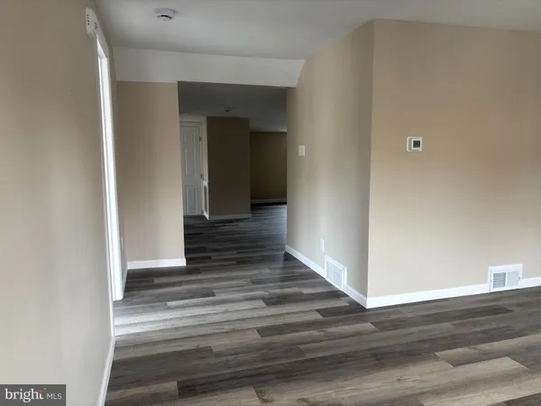 $2,300 | 14 West Avenue, Unit E, Woodstown, NJ 08098