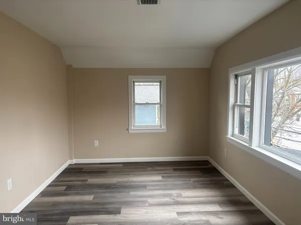 $2,300 | 14 West Avenue, Unit E, Woodstown, NJ 08098