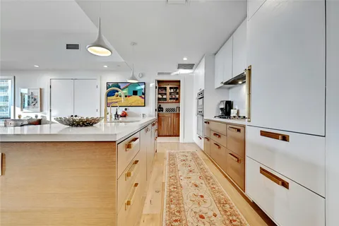 $1,599,000 | 70 Rainey Street, Unit 1306, Austin, TX 78701