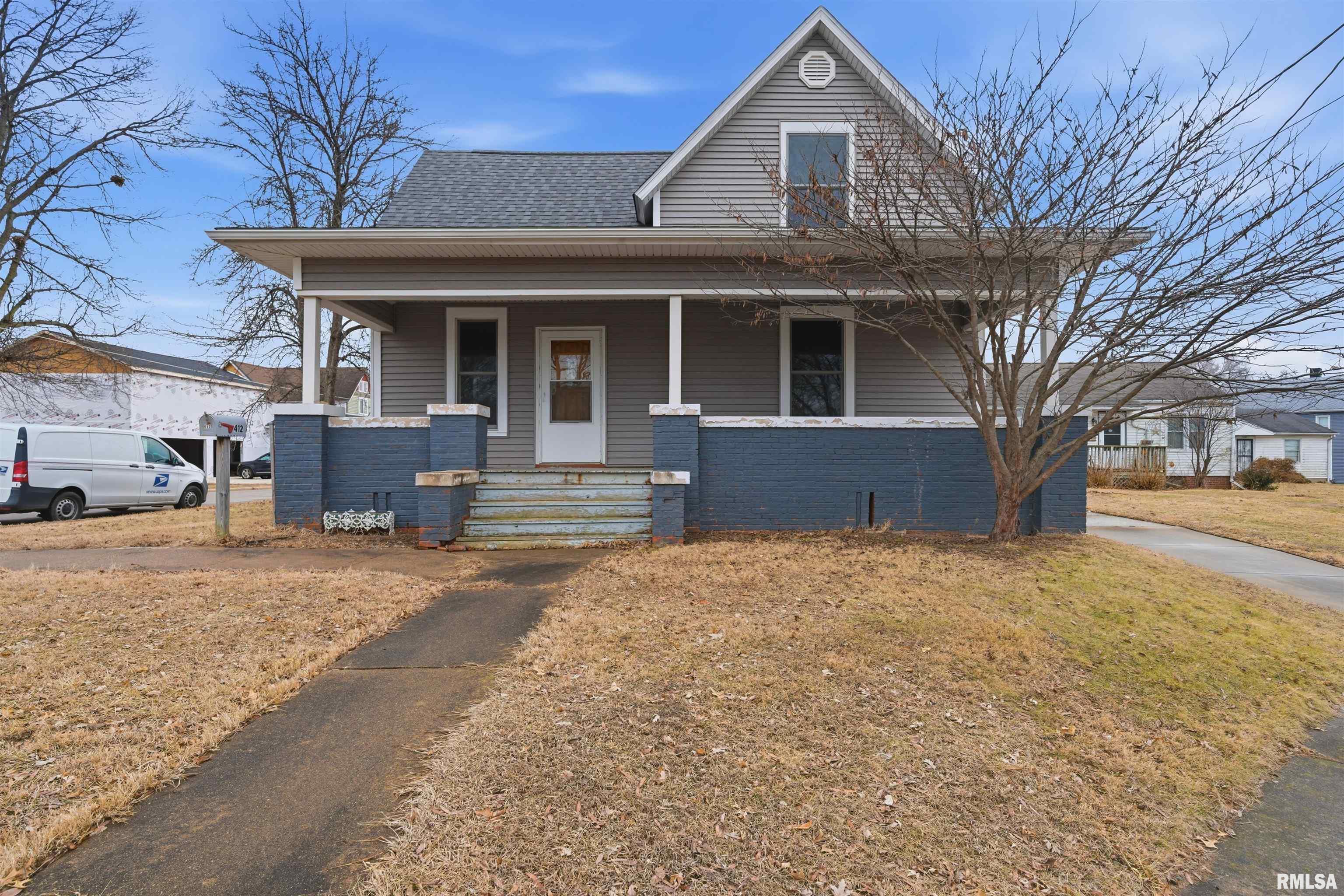 412 West Maple Street Canton, IL 61520 - Photo 1 of 27