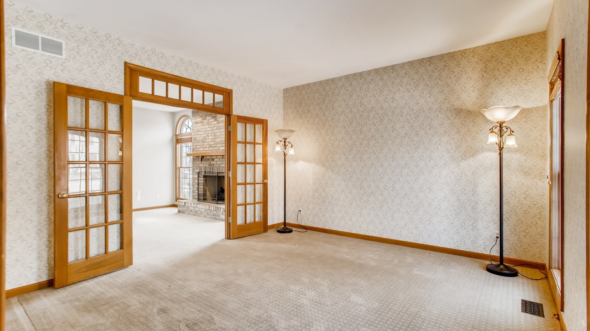1705 Huntington Road St. Charles, IL 60174 - Photo 4 of 35