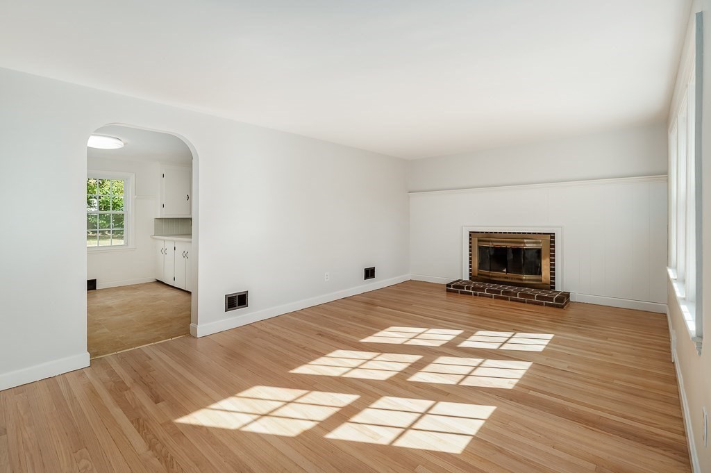 12 Mildred Road Danvers, MA 01923 - Photo 5 of 30 Gallery Image 5