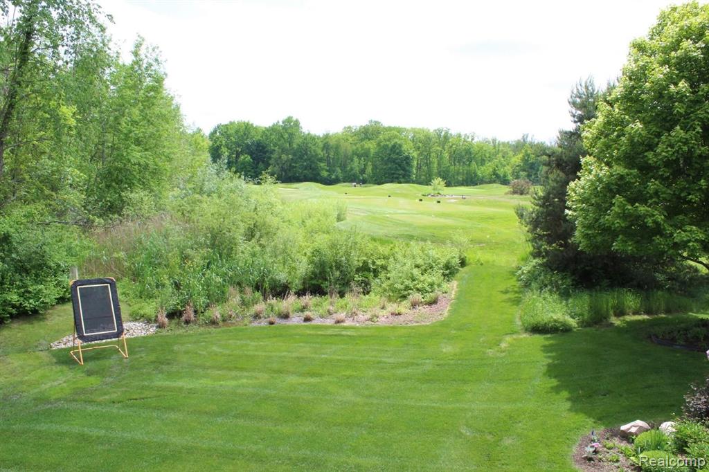 4588 Oakhurst Ridge Road Clarkston, MI 48348 - Photo 4 of 76