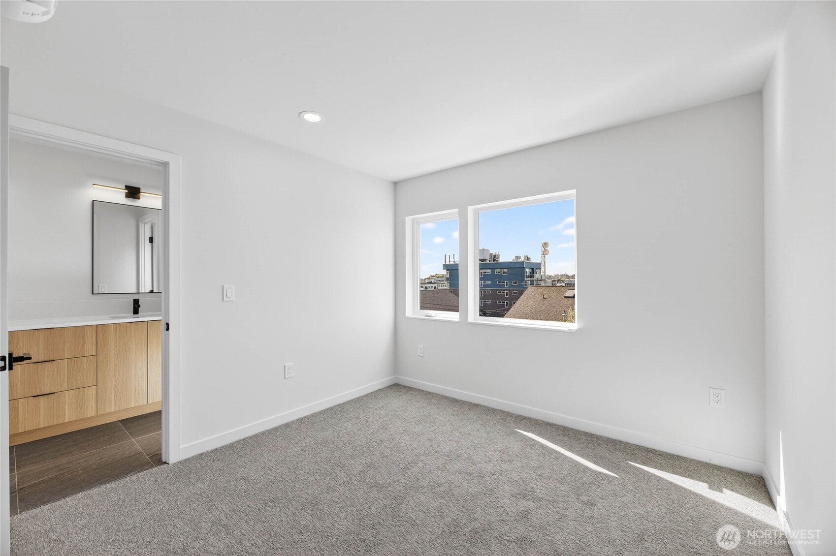 4144 44th Avenue Southwest Seattle, WA 98116 - Photo 26 of 35