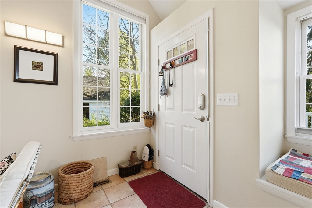 10 Dana Street Amherst, MA 01002 - Photo 3 of 40