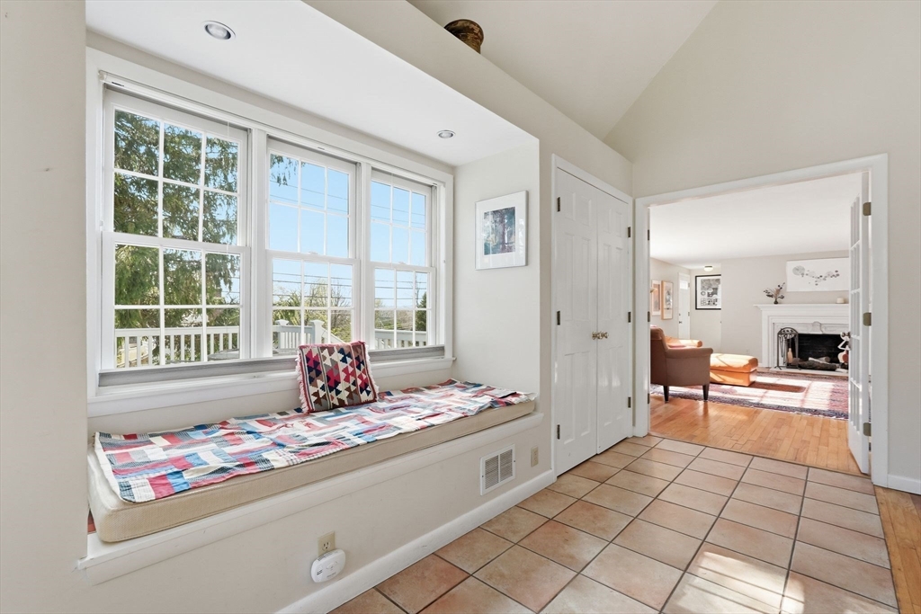 10 Dana Street Amherst, MA 01002 - Photo 8 of 40