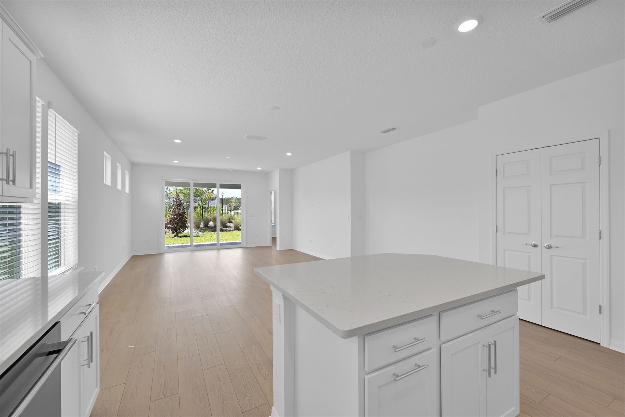 328 Ecliptic Loop Yulee, FL 32097 - Photo 9 of 41