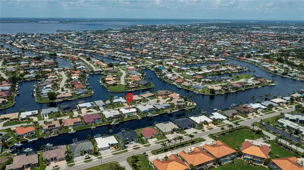 a view of a tennis court