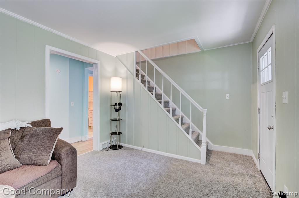 585 Roth Boulevard Clawson, MI 48017 - Photo 5 of 39