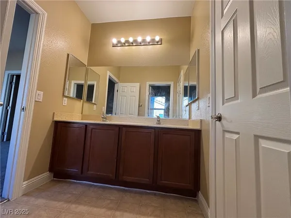 $1,900 | 9473 Alma Ridge Avenue, Las Vegas, NV 89178