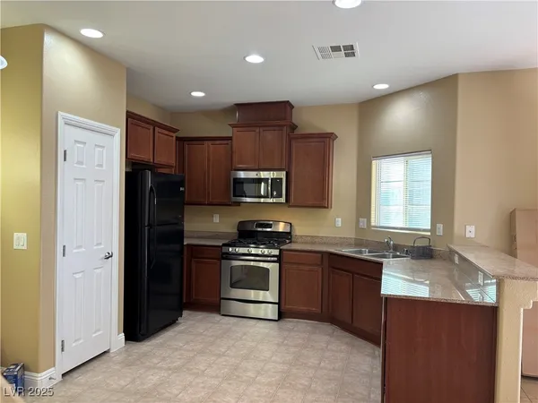 $1,900 | 9473 Alma Ridge Avenue, Las Vegas, NV 89178