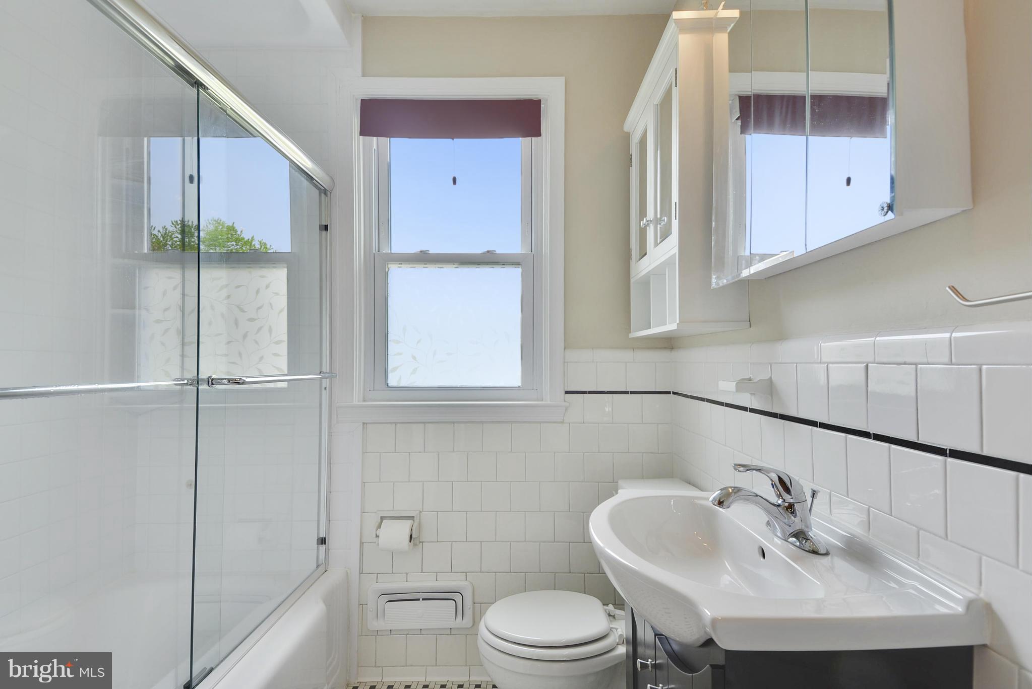 4020 Kahlston Road Baltimore, MD 21236 - Photo 12 of 21 Bath