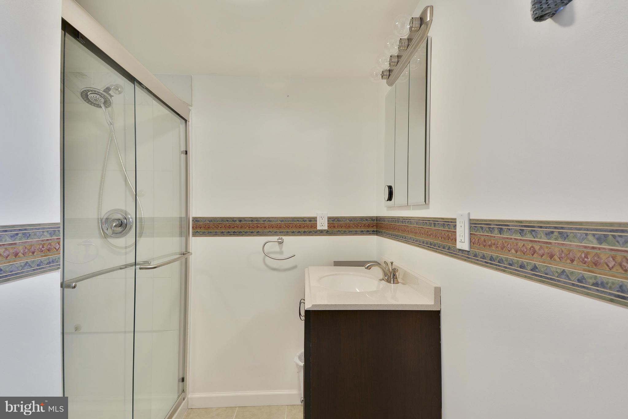 4020 Kahlston Road Baltimore, MD 21236 - Photo 15 of 21 Bath