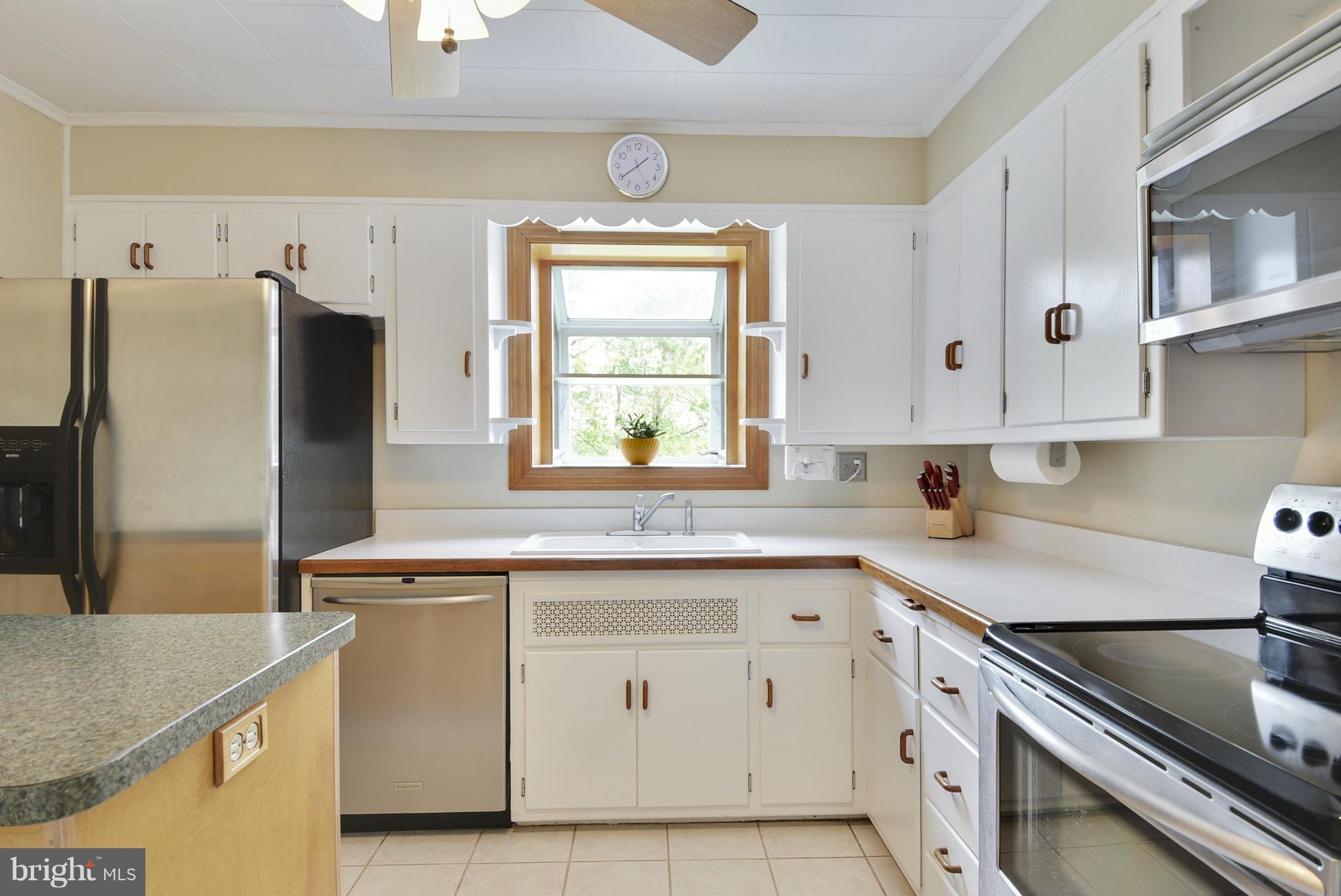 4020 Kahlston Road Baltimore, MD 21236 - Photo 8 of 21 Kitchen