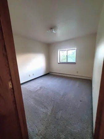 $1,050 | 122 Spring Street, Unit 304, River Falls, WI 54022