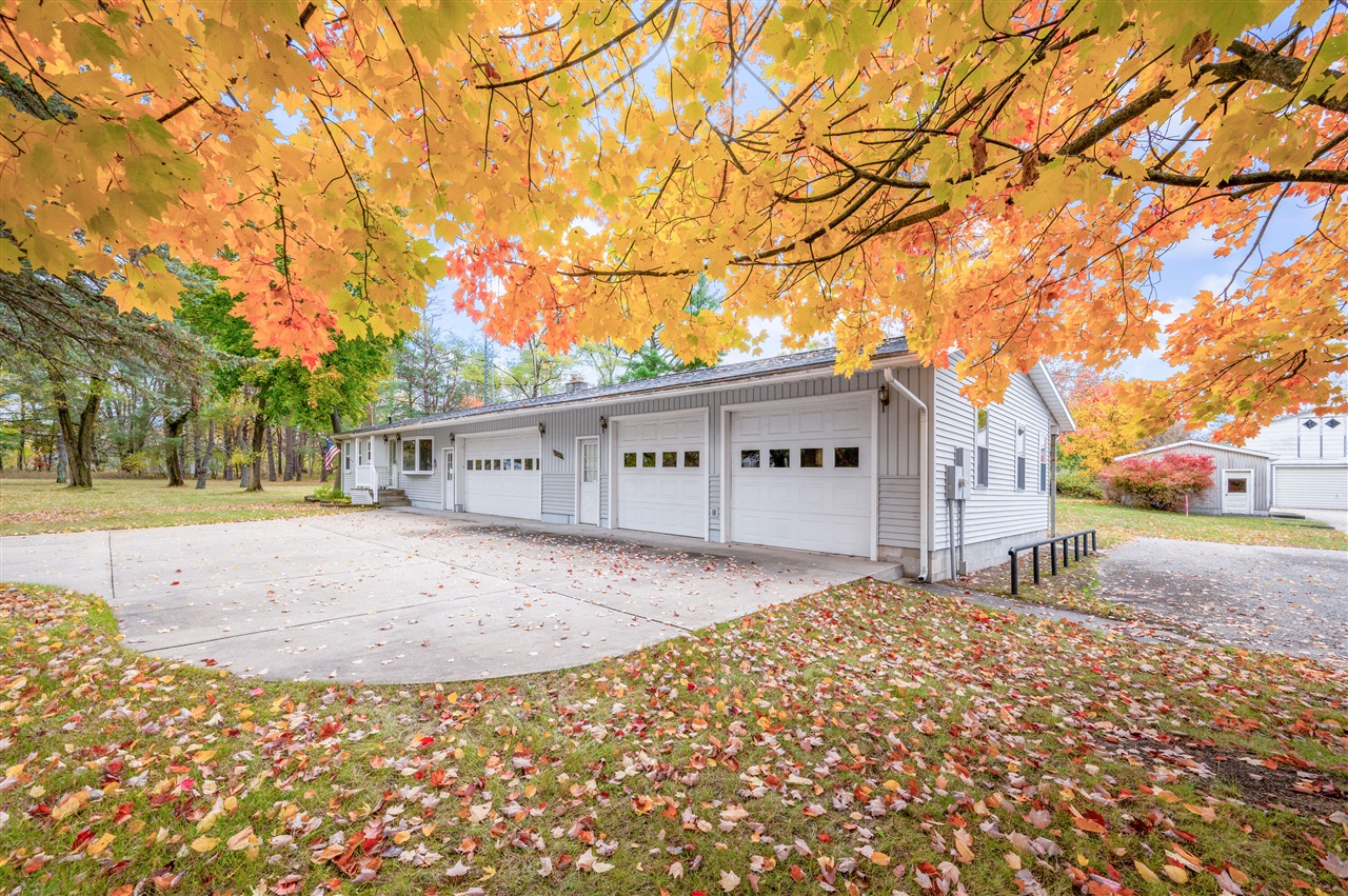 18751 16 Mile Road Big Rapids, MI 49307 - Photo 4 of 71