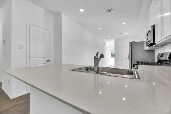 $1,750 | 6323 Barrington Clf Trail, Kingwood, TX 77365