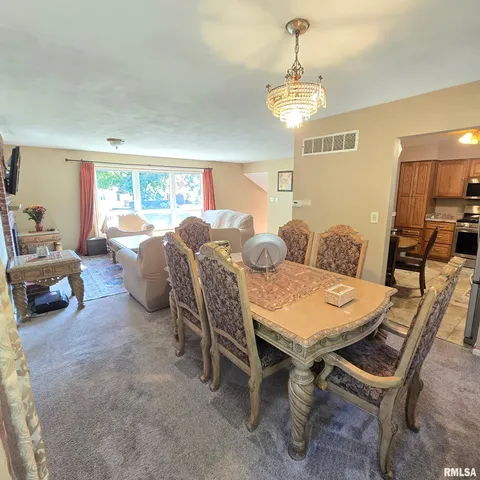 $219,990 | 2823 West Greenbrier Lane, Peoria, IL 61614