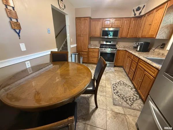 $184,990 | 2823 West Greenbrier Lane, Peoria, IL 61614