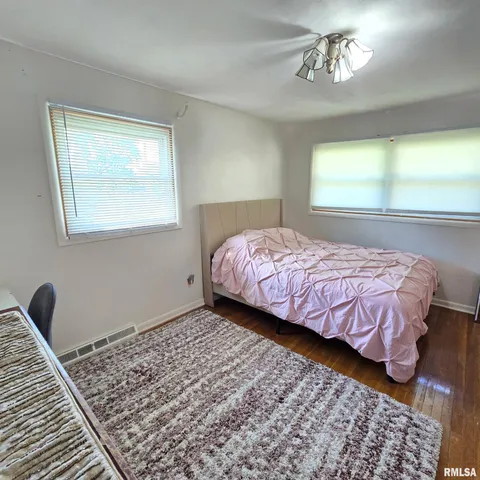 $219,990 | 2823 West Greenbrier Lane, Peoria, IL 61614