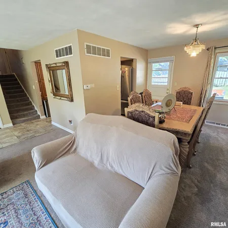 $184,990 | 2823 West Greenbrier Lane, Peoria, IL 61614