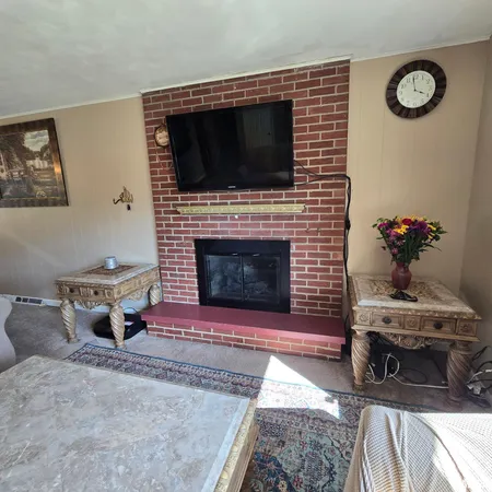 $184,990 | 2823 West Greenbrier Lane, Peoria, IL 61614
